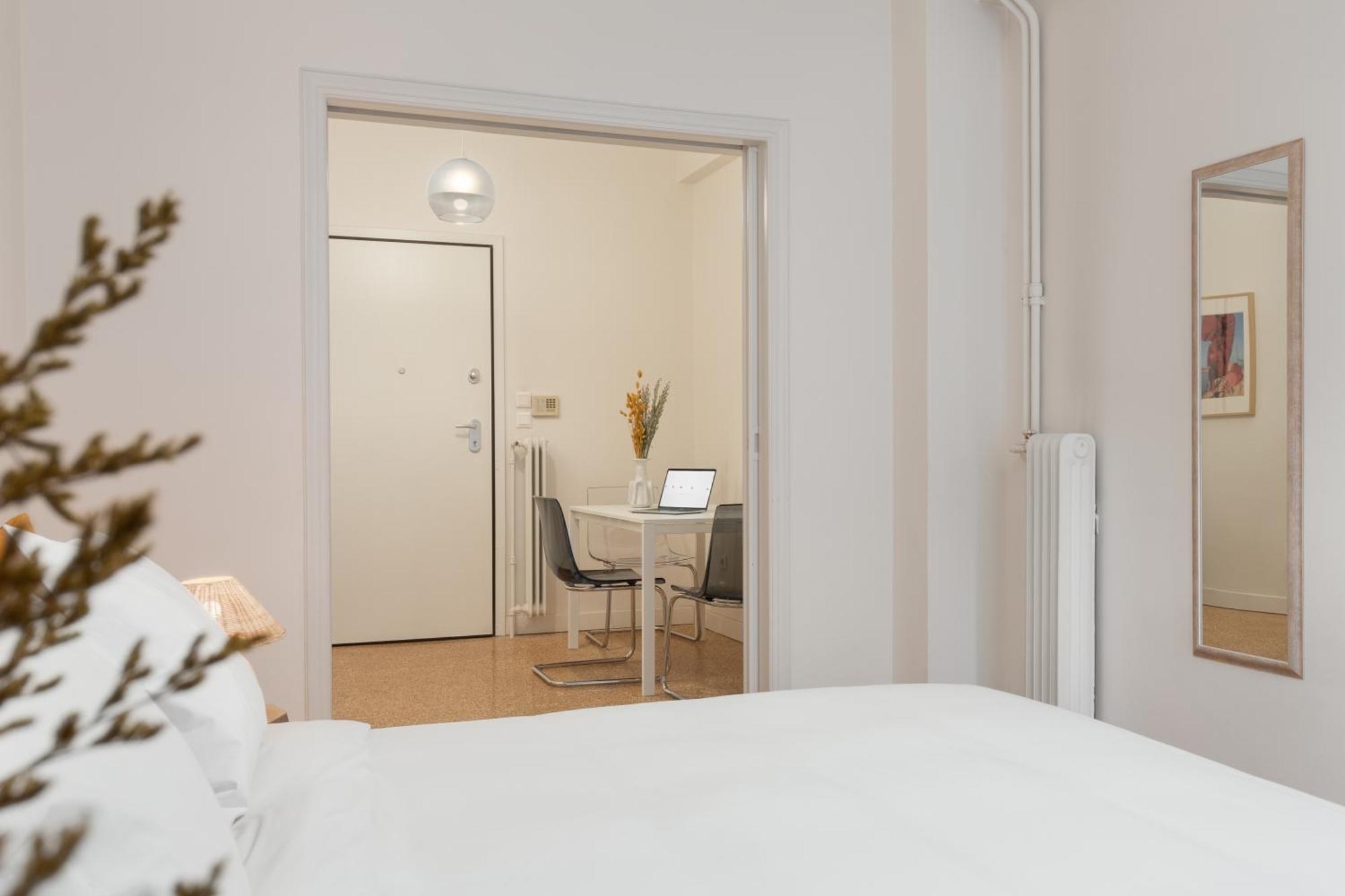 Peaceful Apartment In Neapoli, Exarcheia Athen Eksteriør bilde